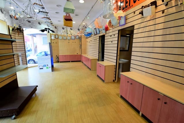 1 slaapkamer Commercieel te koop in Zona Pueblo, Guardamar del Segura - € 330.000 (Ref: 6647850)