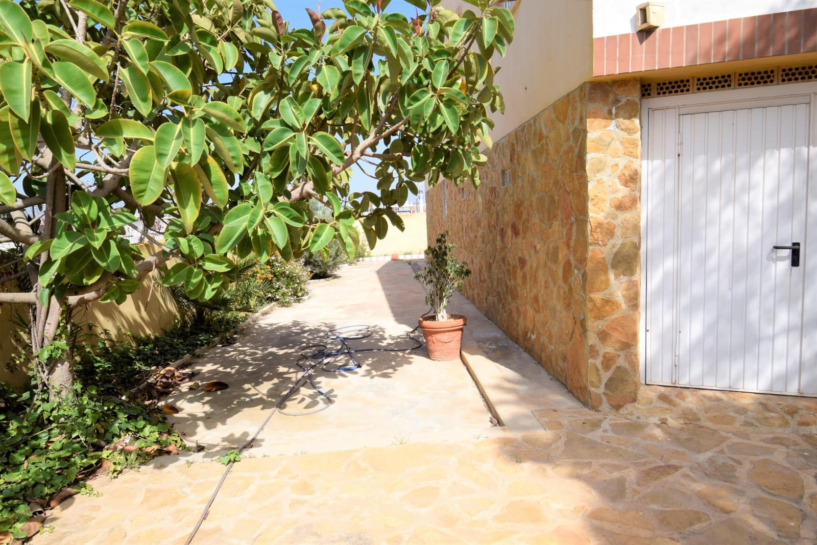 2 bedroom Villa for sale in Aguas Nuevas with garage - € 449,900 (Ref: 6890448)