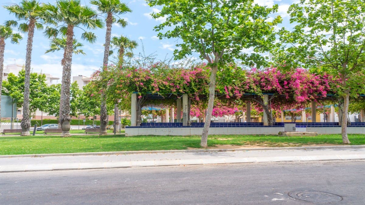 3 sypialnia Penthouse na sprzedaż w Torrevieja z basenem garażem - 399 000 € (Ref: 7498897)