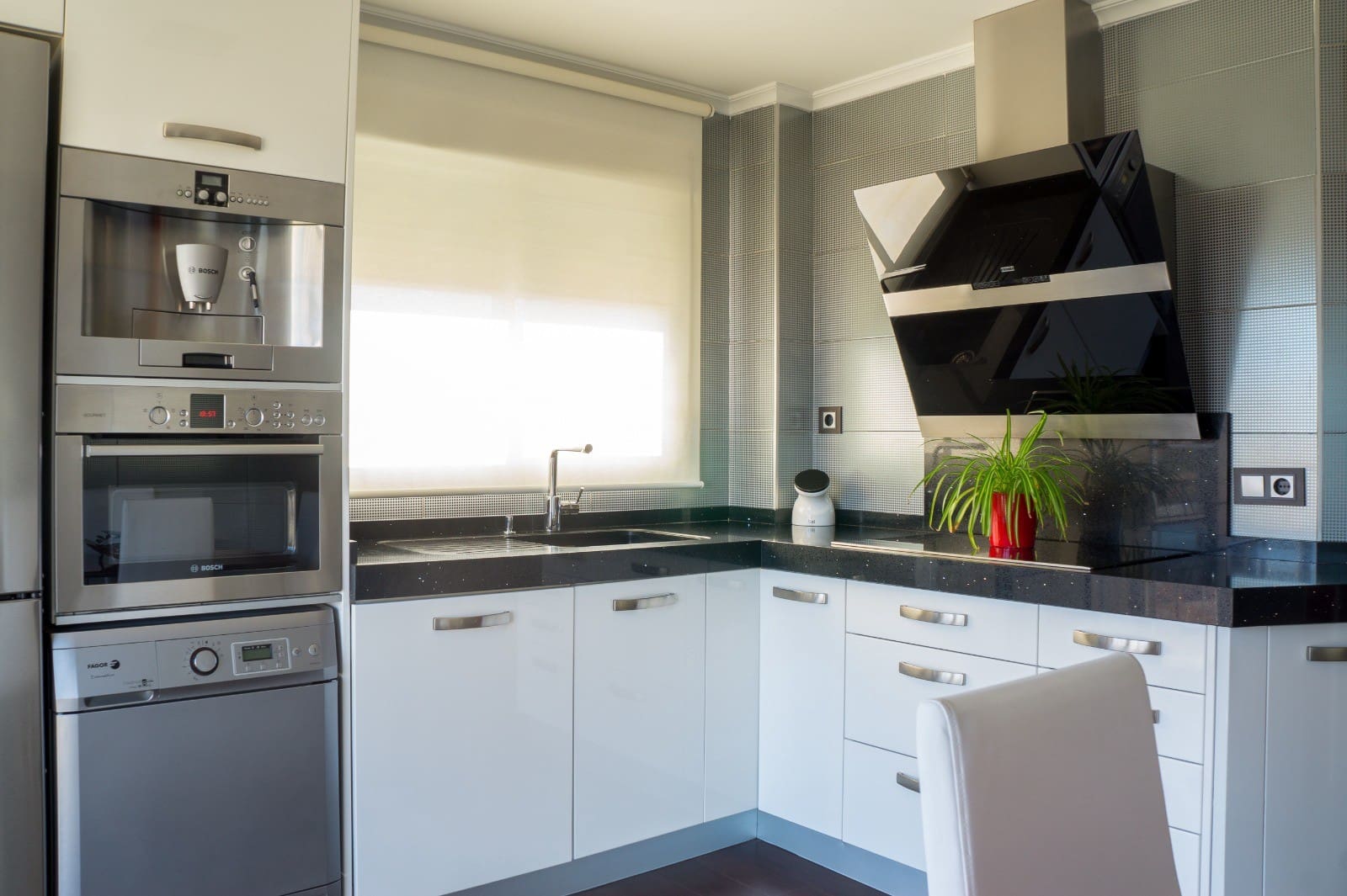 3 sypialnia Penthouse na sprzedaż w Torrevieja z basenem garażem - 399 000 € (Ref: 7498897)