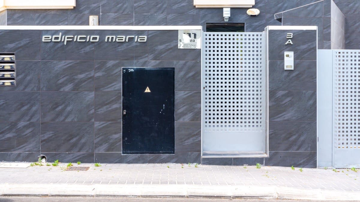 3 sypialnia Penthouse na sprzedaż w Torrevieja z basenem garażem - 399 000 € (Ref: 7498897)