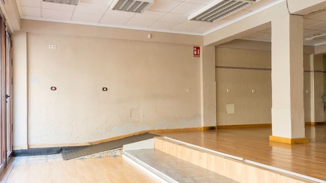 Local Comercial de 1 habitación en Torrevieja en venta - 220.000 € (Ref: 7498898)