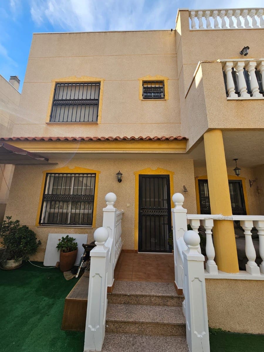 4 bedroom Terraced Villa for sale in Guardamar del Segura with pool garage - € 230,000 (Ref: 7773786)