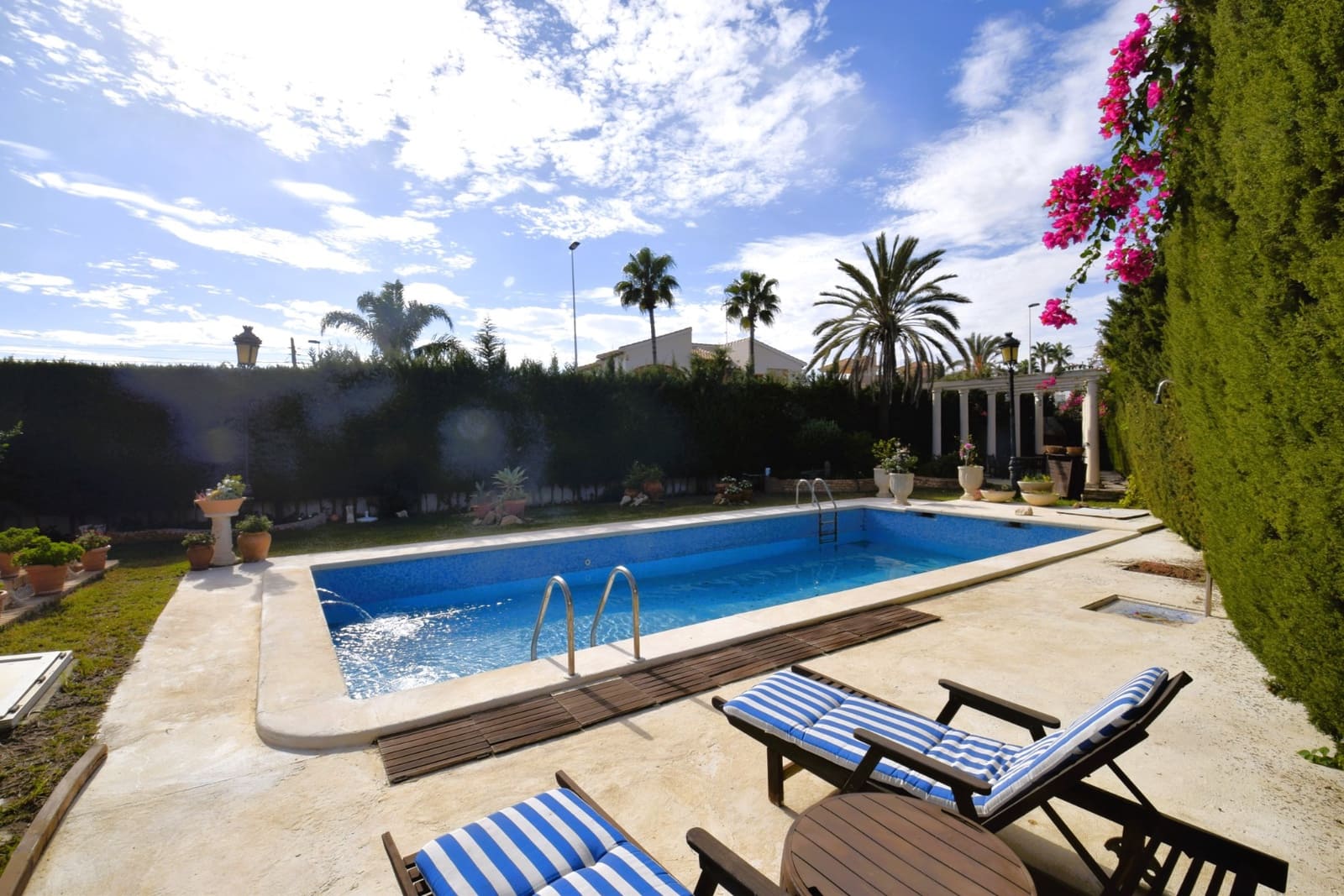 9 soveværelse Villa til salg i Torrevieja med swimmingpool - € 1.500.000 (Ref: 7919284)