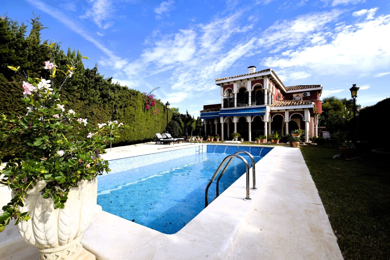 9 soveværelse Villa til salg i Torrevieja med swimmingpool - € 1.500.000 (Ref: 7919284)