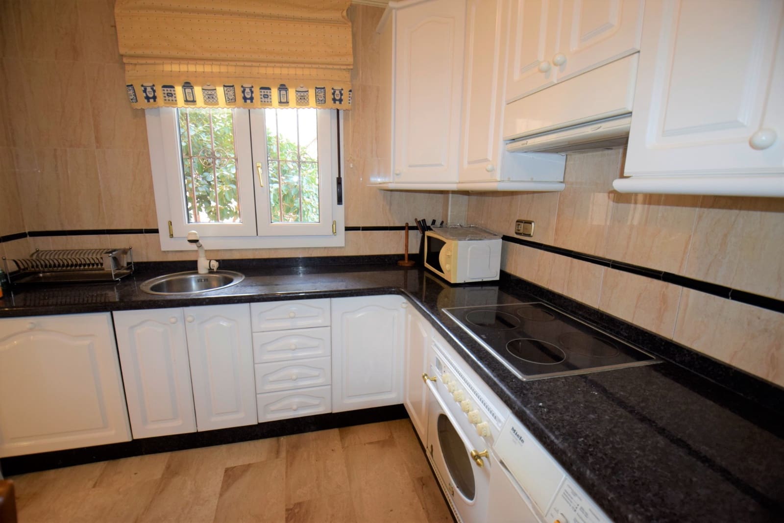 5 chambre Villa/Maison à vendre à Guardamar del Segura - 680 000 € (Ref: 8024678)