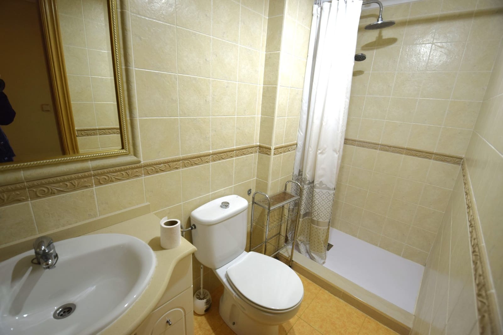 3 makuuhuone Huoneisto myytävänä paikassa Guardamar del Segura mukana uima-altaan 
autotalli - 195 000 € (Ref: 8034044)