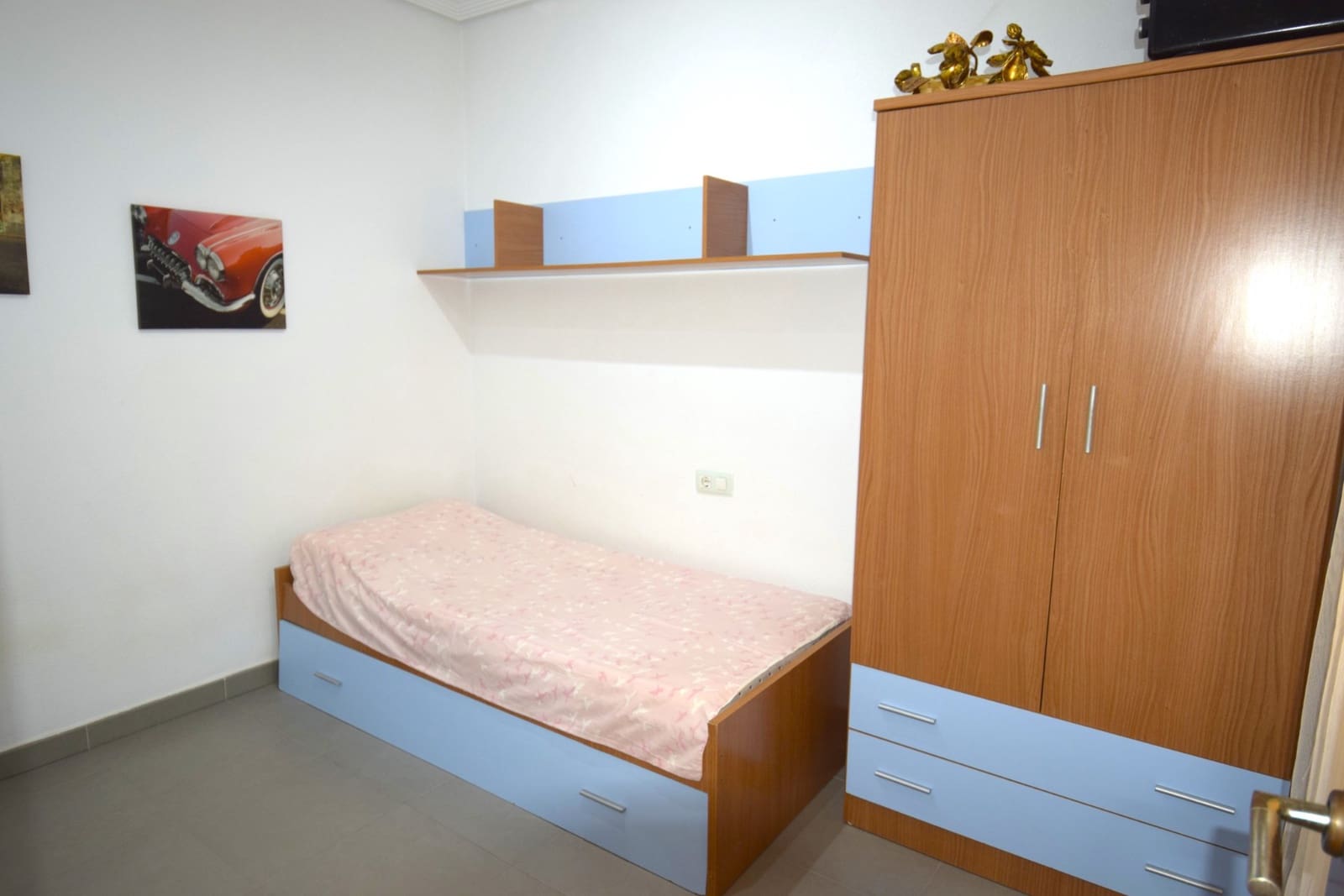 Apartamento de 2 habitaciones en Guardamar del Segura en alquiler - 850 € (Ref: 8047486)