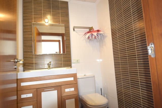 Apartamento de 2 habitaciones en Guardamar Playa, Guardamar del Segura en alquiler - 850 € (Ref: 8047486)