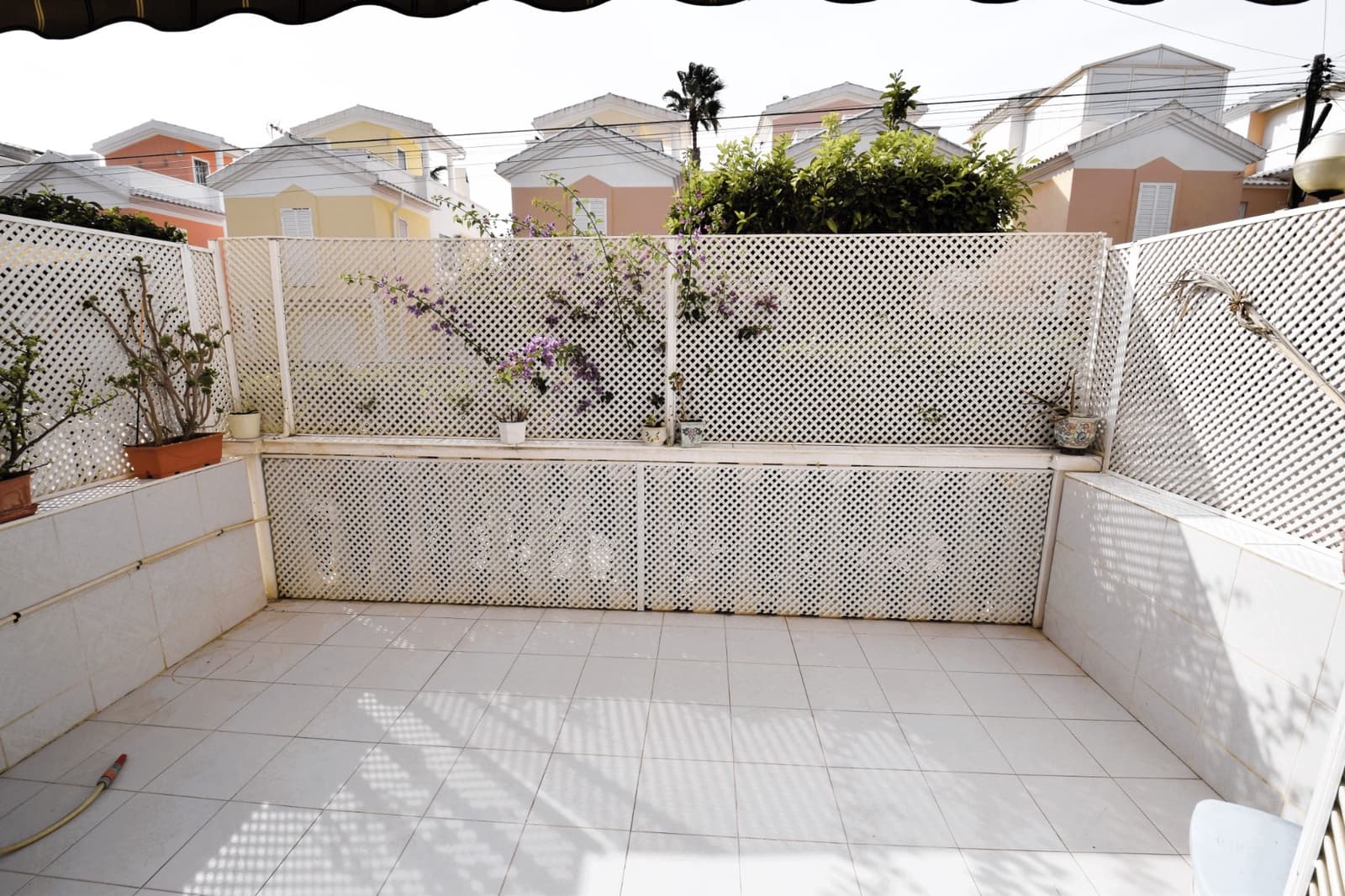 3 camera da letto Villetta a Schiera da affitare come casa vacanza in Guardamar del Segura con piscina - 800 € (Rif: 8085155)