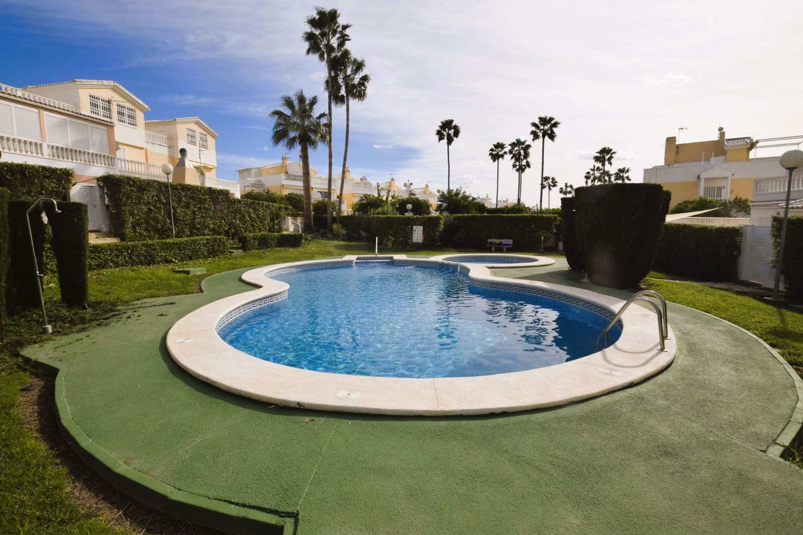 3 camera da letto Villetta a Schiera da affitare come casa vacanza in Guardamar del Segura con piscina - 800 € (Rif: 8085155)