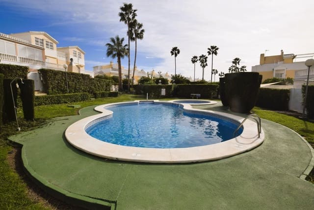   3 soveværelse   ferieRækkehus i El Moncayo, Guardamar del Segura med   swimmingpool   - € 800 (Ref: 8085155)