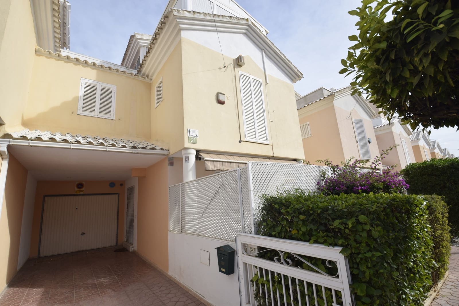 3 camera da letto Villetta a Schiera da affitare come casa vacanza in Guardamar del Segura con piscina - 800 € (Rif: 8085155)