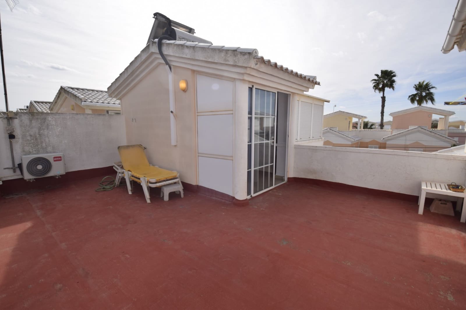 3 camera da letto Villetta a Schiera da affitare come casa vacanza in Guardamar del Segura con piscina - 800 € (Rif: 8085155)