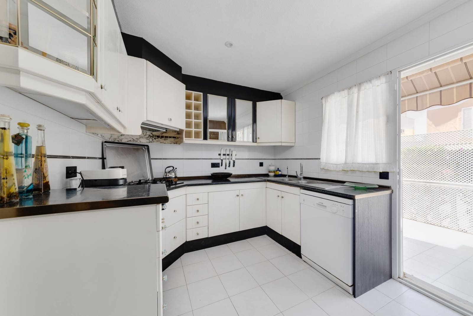 3 camera da letto Villetta a Schiera da affitare come casa vacanza in Guardamar del Segura con piscina - 800 € (Rif: 8085155)