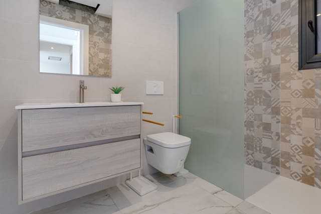 2 makuuhuone Huoneisto myytävänä paikassa Puerto Deportivo, Guardamar del Segura mukana uima-altaan 
autotalli - 299 000 € (Ref: 8187895)