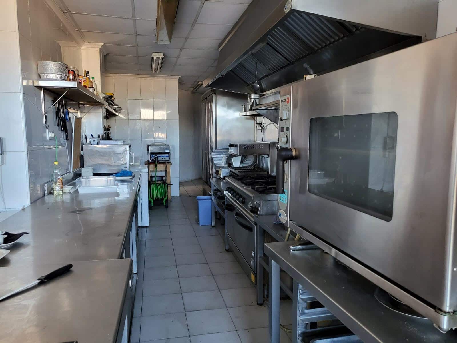 Erhverv til salg i Torrevieja - € 425.000 (Ref: 8197215)