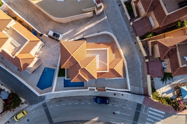 4 makuuhuone Huvila myytävänä paikassa La Marquesa, Rojales mukana uima-altaan 
autotalli - 549 000 € (Ref: 8347387)