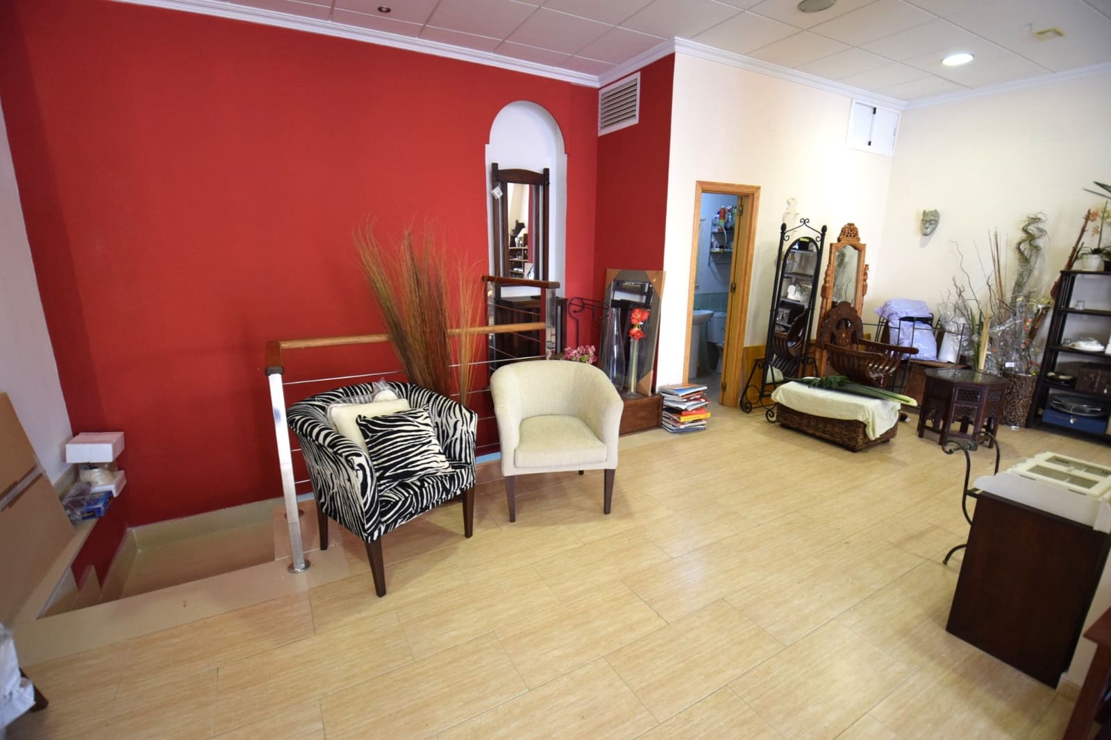 Kommersiell til salgs i Guardamar del Segura - € 258 000 (Ref: 8425144)