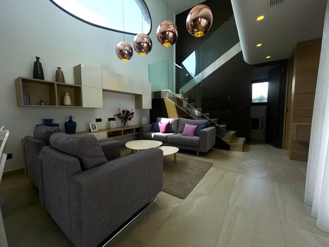 Chalet de 3 habitaciones en Ciudad Quesada, Rojales en venta con piscina - 694.990 € (Ref: 8478708)