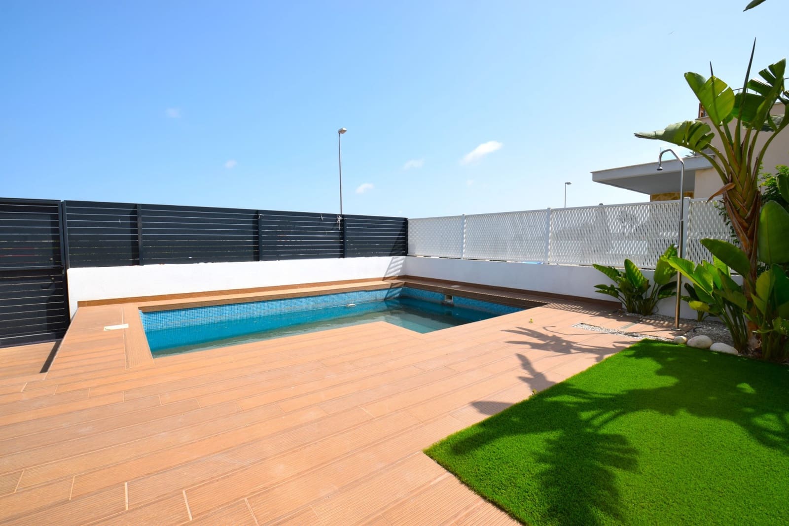 Chalet de 3 habitaciones en Ciudad Quesada en venta con piscina - 694.990 € (Ref: 8478708)