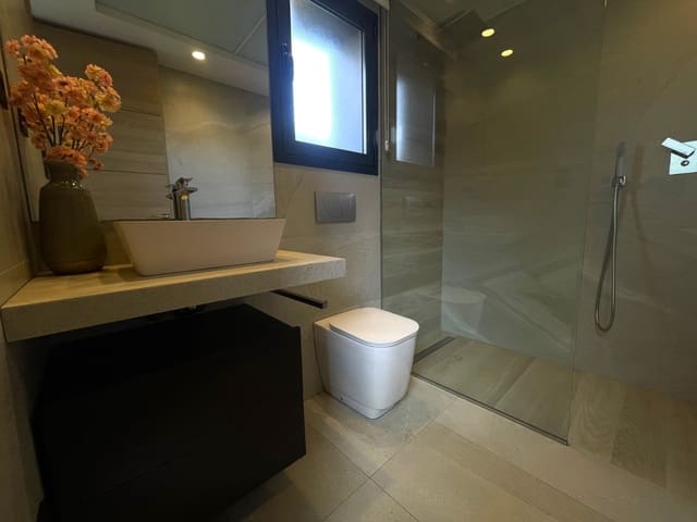 Chalet de 3 habitaciones en Ciudad Quesada, Rojales en venta con piscina - 694.990 € (Ref: 8478708)