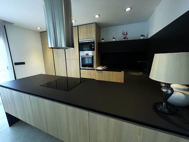 Chalet de 3 habitaciones en Ciudad Quesada, Rojales en venta con piscina - 694.990 € (Ref: 8478708)