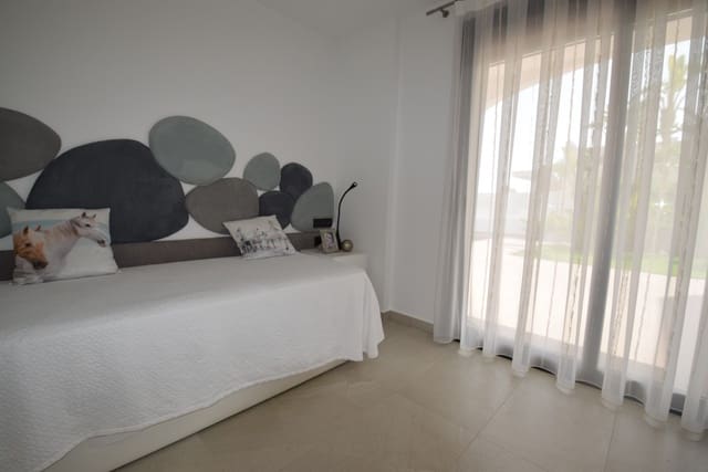 Chalet de 3 habitaciones en Ciudad Quesada, Rojales en venta con piscina - 694.990 € (Ref: 8478708)