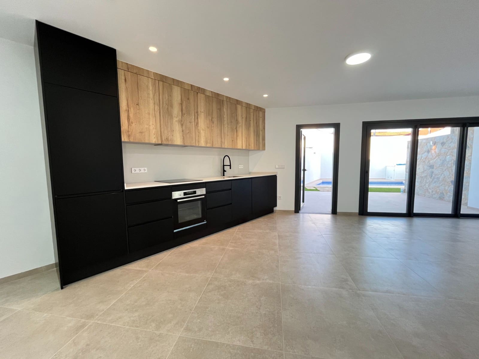 Chalet de 3 habitaciones en San Pedro del Pinatar en venta con piscina - 445.000 € (Ref: 8546278)