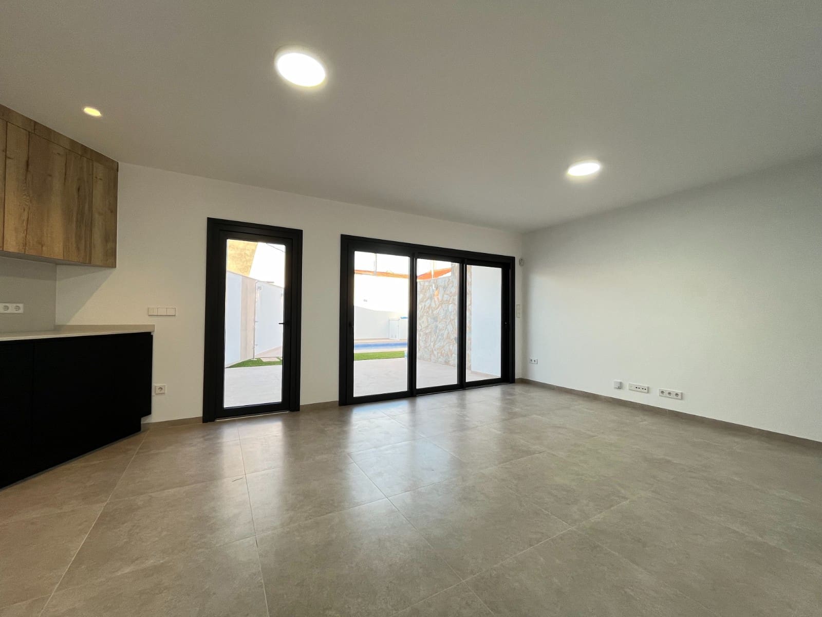 Chalet de 3 habitaciones en San Pedro del Pinatar en venta con piscina - 445.000 € (Ref: 8546278)