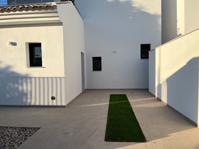 Chalet de 3 habitaciones en San Pedro del Pinatar en venta con piscina - 445.000 € (Ref: 8546278)