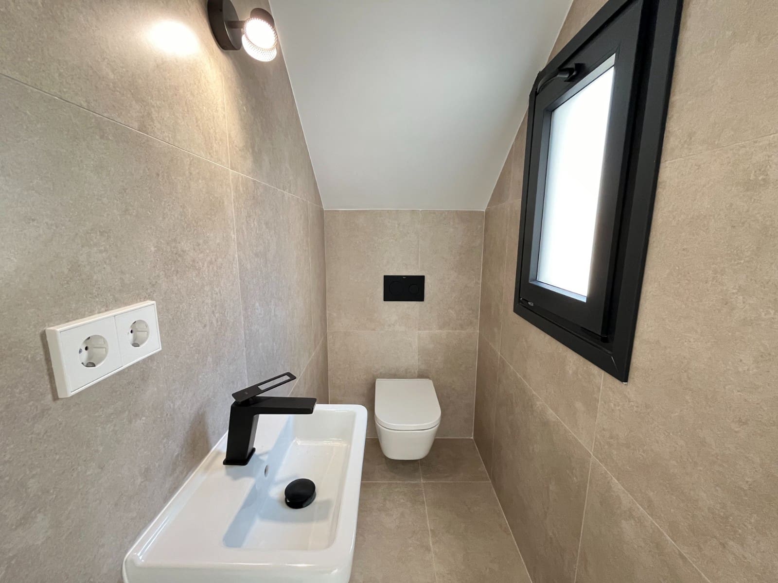 Chalet de 3 habitaciones en San Pedro del Pinatar en venta con piscina - 445.000 € (Ref: 8546278)