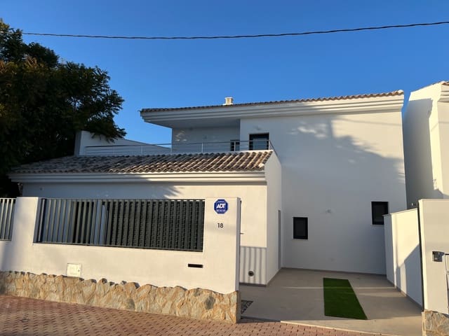 Chalet de 3 habitaciones en San Pedro del Pinatar en venta con piscina - 445.000 € (Ref: 8546278)
