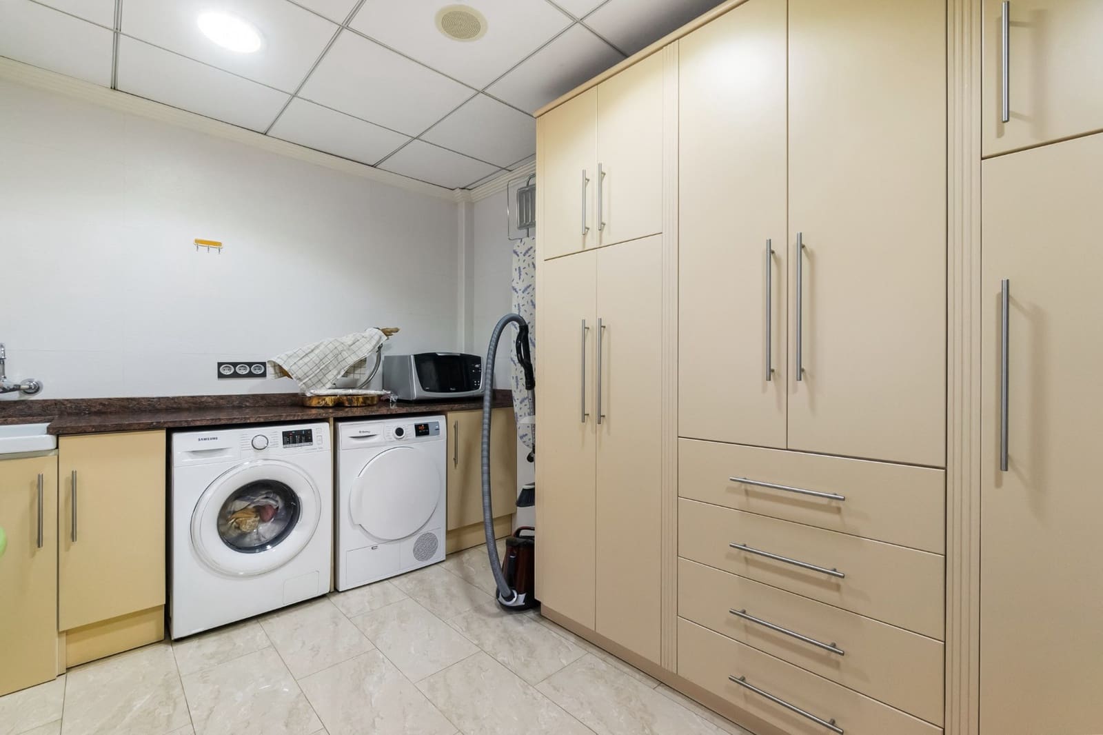 4 bedroom Villa for sale in Orihuela with pool - € 580,000 (Ref: 8595746)