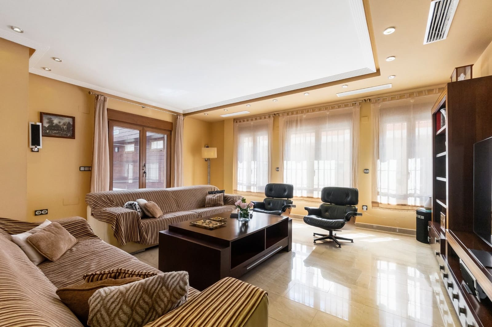 4 bedroom Villa for sale in Orihuela with pool - € 580,000 (Ref: 8595746)