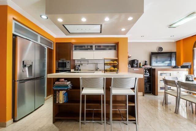 4 bedroom Villa for sale in La Aparecida, Orihuela with pool - € 580,000 (Ref: 8595746)