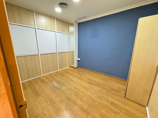 1 bedroom Commercial for sale in Zona Pueblo, Guardamar del Segura - € 220,000 (Ref: 8647441)