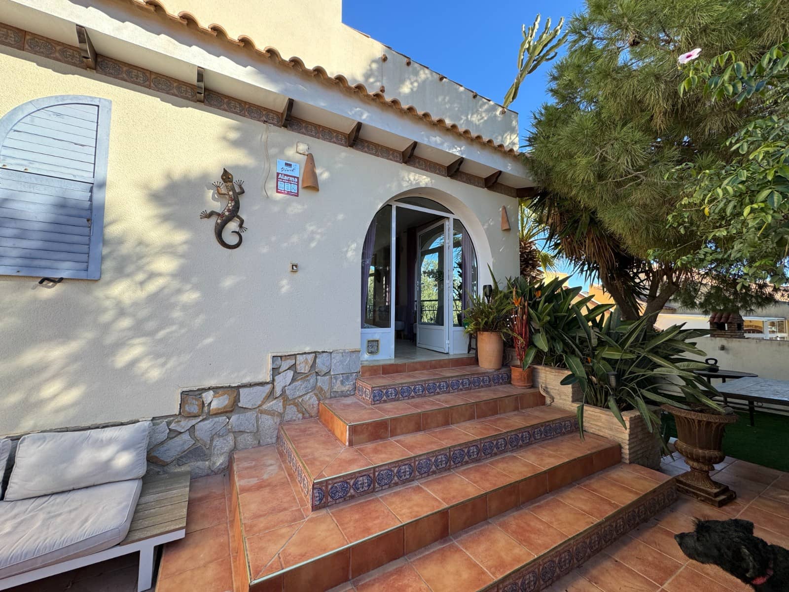 5 bedroom Villa for sale in La Zenia with pool - € 850,000 (Ref: 8803869)