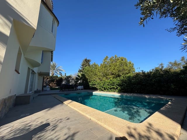 Chalet de 5 habitaciones en La Zenia, Orihuela en venta con piscina - 850.000 € (Ref: 8803869)