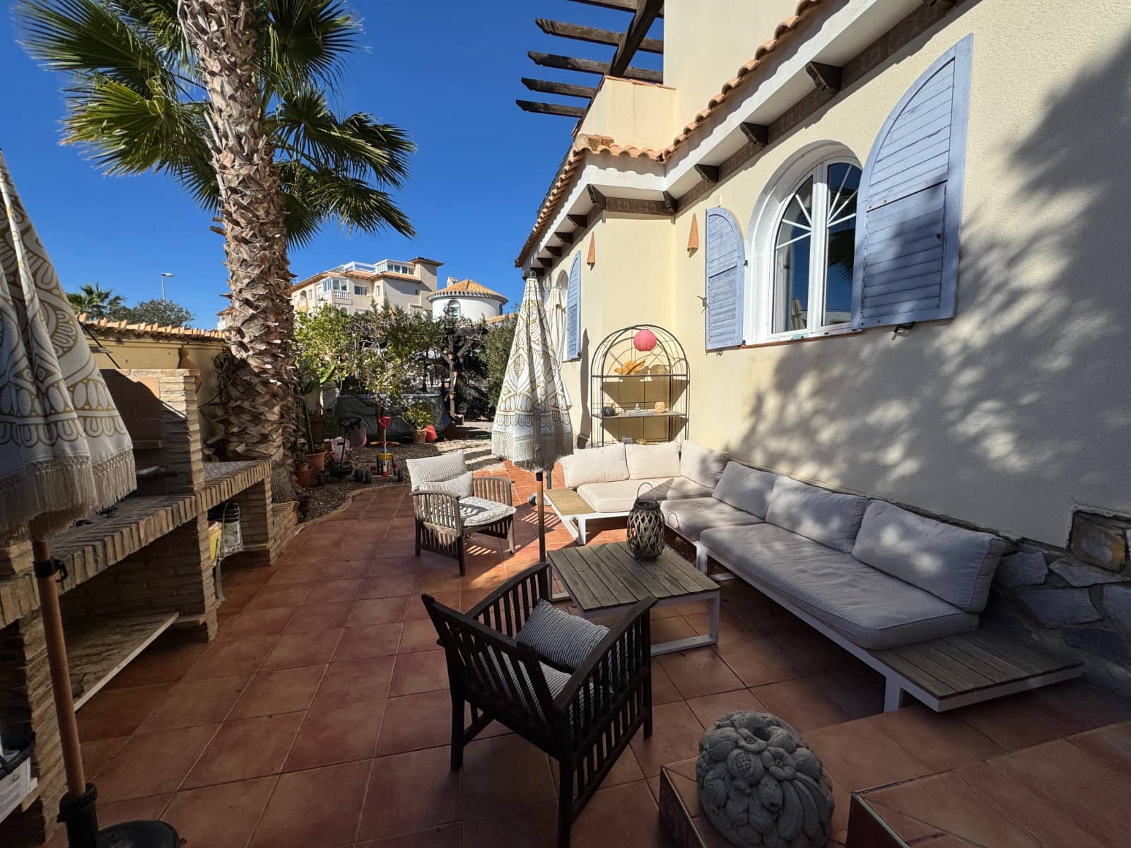 5 bedroom Villa for sale in La Zenia with pool - € 850,000 (Ref: 8803869)