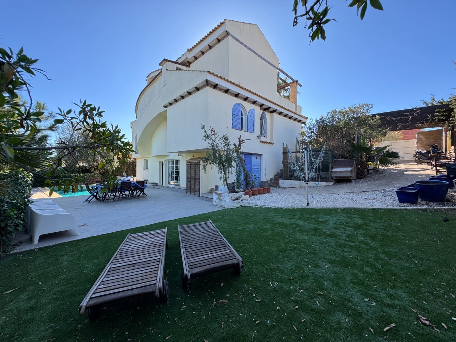 5 bedroom Villa for sale in La Zenia with pool - € 850,000 (Ref: 8803869)