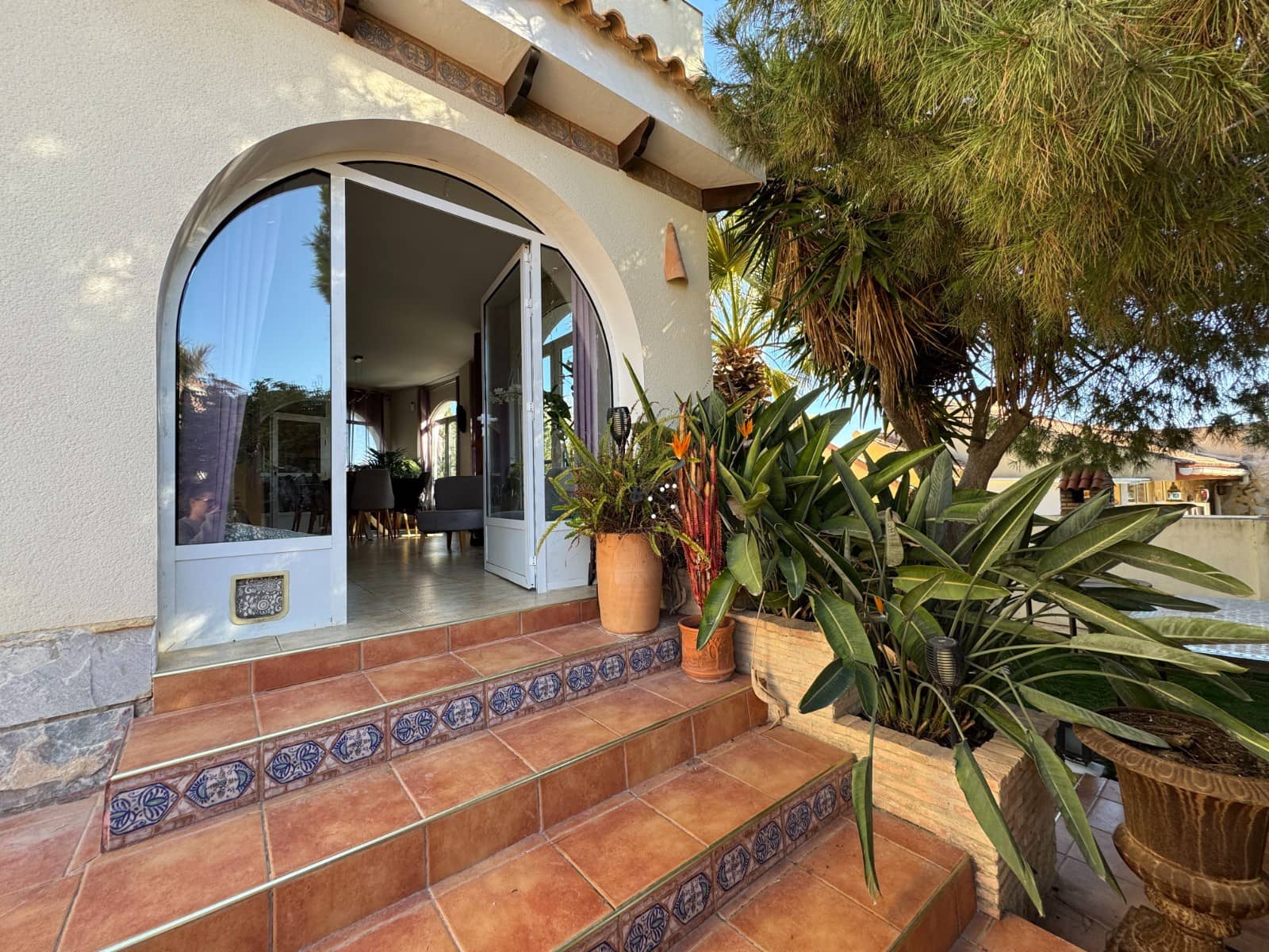 5 bedroom Villa for sale in La Zenia with pool - € 850,000 (Ref: 8803869)