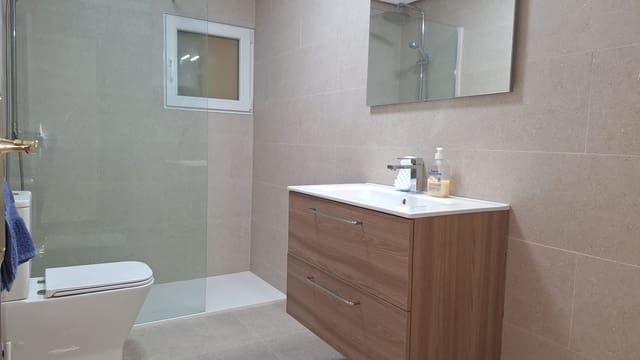 2 quarto Bungalow para venda em Los Europeos, Torrevieja - 160 000 € (Ref: 8846953)