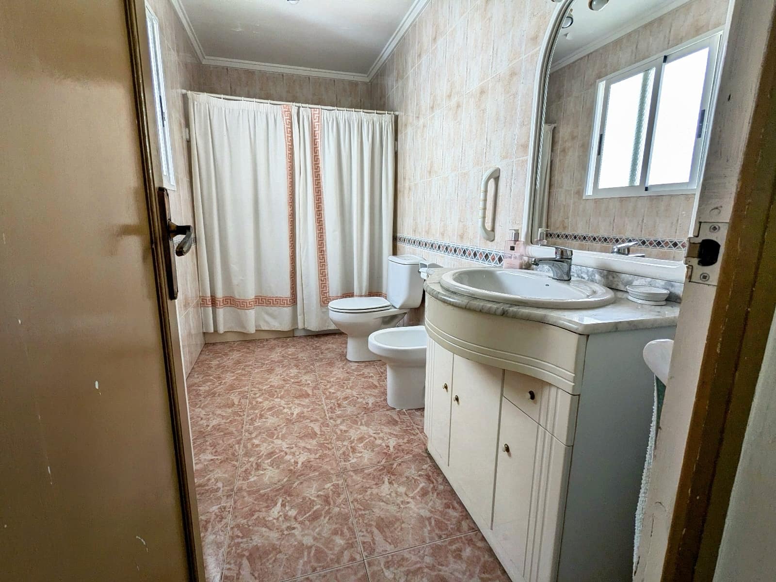 5 soveværelse Byhus til salg i Guardamar del Segura med garage - € 289.900 (Ref: 8906911)