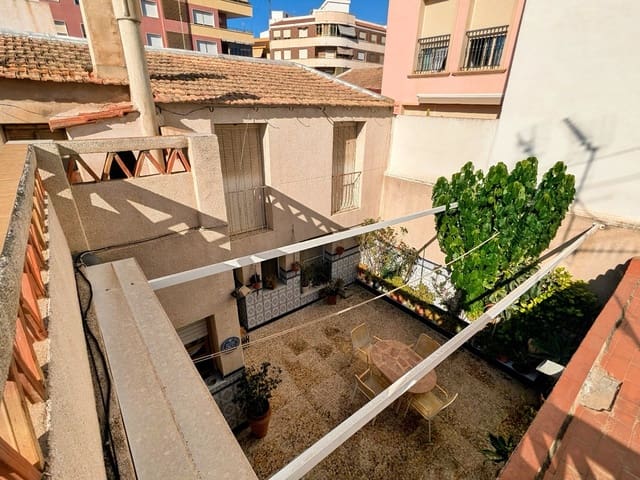 5 makuuhuone Omakotitalo myytävänä paikassa Zona Pueblo, Guardamar del Segura mukana 
autotalli - 289 900 € (Ref: 8906911)