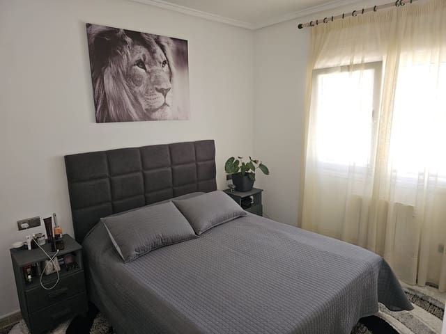 Chalet de 3 habitaciones en Benijófar en venta con piscina - 350.000 € (Ref: 8981917)