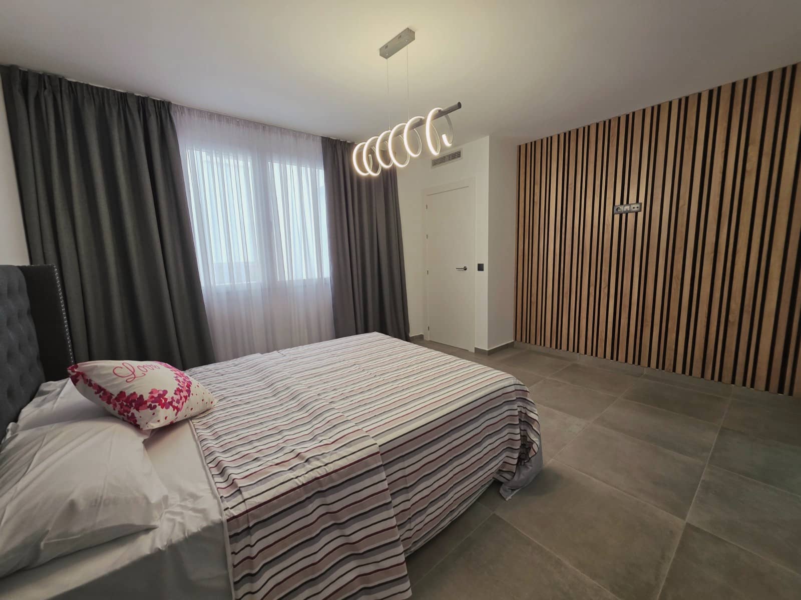 3 soveværelse Lejlighed til salg i Torrevieja - € 559.000 (Ref: 8992022)