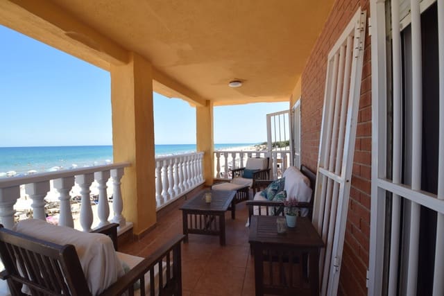 7 soverom Villa til salgs i Guardamar Playa, Guardamar del Segura med svømmebasseng garasje - € 730 000 (Ref: 9100114)