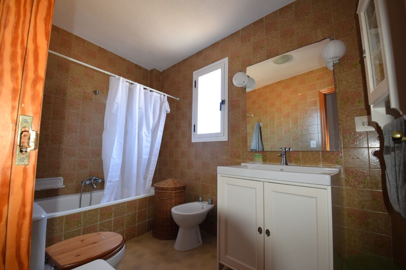 7 sypialnia Willa na sprzedaż w Guardamar del Segura z basenem garażem - 730 000 € (Ref: 9100114)