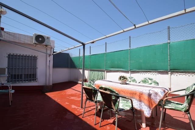 2 bedroom Penthouse for sale in Zona Pueblo, Guardamar del Segura with pool - € 148,000 (Ref: 9102751)